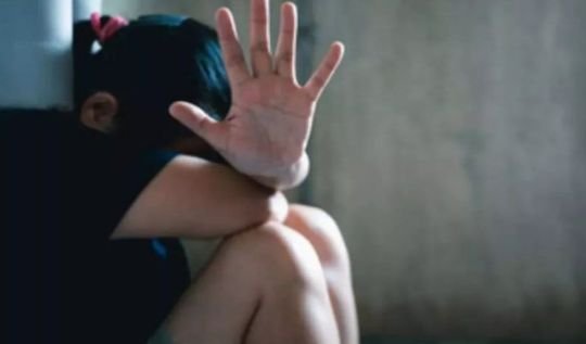 गाजियाबाद15जुलाई25*घर में अकेली थी छात्रा... बुलाया BF... प्रेमी ने भी बुला लिए 3 दोस्त, अब गैगरेप की हुई FIR