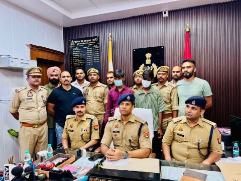 लखनऊ18जुलाई25*थाना गाजीपुर क्षेत्र में हुई महिला के साथ लूट का खुलासा**दो शातिर चोर लुटेरे गिरफ्तार*