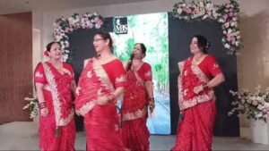 वाराणसी24जुलाई25*महिला भूमिहार समाज द्वारा आयोजित "आया सावन झूम के" कार्यक्रम हर्षोल्लास के साथ मना*