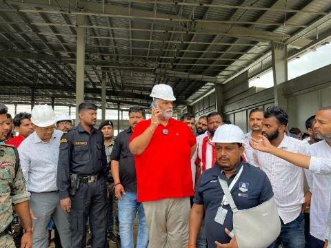 पूर्णिया26जुलाई25*सांसद श्री राजेश रंजन उर्फ पप्पू यादव जी ने आज पूर्णिया एयरपोर्ट के निर्माण कार्य का जायजा लिया