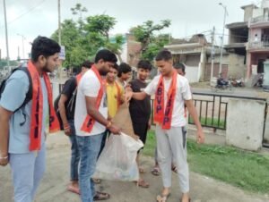 कौशाम्बी27जुलाई25*मंझनपुर पार्क एवं टेवा शिव मंदिर में विद्यार्थी परिषद के कार्यकर्ताओं ने की सफाई*