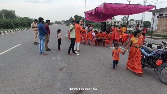 भदोही28जुलाई25*महादेव कांवरिया यात्रियों के लिए भव्य भंडारे का आयोजन किया गया।
