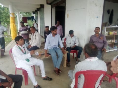 कौशांबी30जुलाई25*संगठन सृजन अभियान के तहत कांग्रेस नेताओं ने किया गांव-गांव संपर्क*