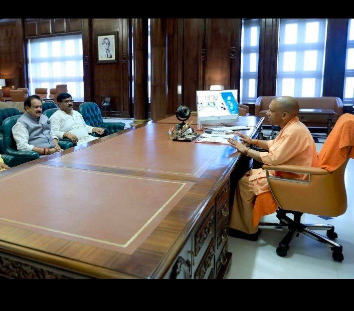 मथुरा03जुलाई25* धनगर समाज के प्राणपत्र जारी होने में आ रही अड़चन को लेकर मुख्यमंत्री से मिला प्रतिनिधिमंडल