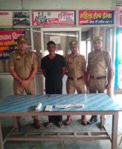 मथुरा04जुलाई25* कोसीकलां पुलिस हत्या के आरोप में आरोपी की प्रेमिका को किया गिरफ्तार 