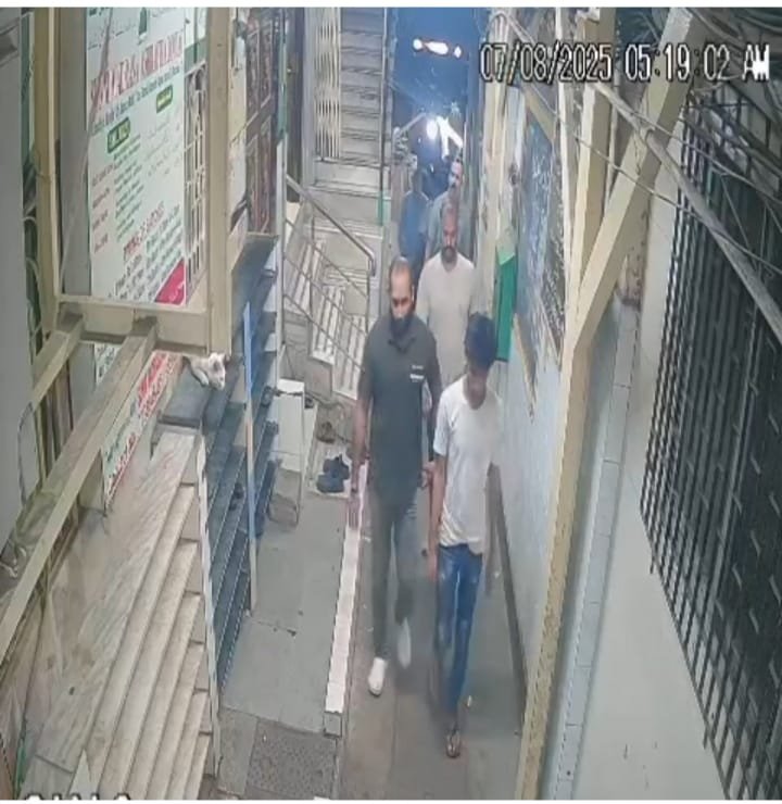 *मुंबई 07अगस्त25*से प्रतापगढ़ निवासी युवक की STF द्वारा गुप्त गिरफ्तारी, परिवार ने जताई फर्जी एनकाउंटर की आशंका* *मुंबई 07अगस्त25*से प्रतापगढ़ निवासी युवक की STF द्वारा गुप्त गिरफ्तारी, परिवार ने जताई फर्जी एनकाउंटर की आशंका*