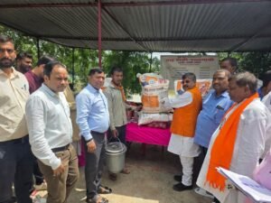 अयोध्या12अगस्त25*बाढ़ पीड़ित सौ परिवारों को मिली राहत सामाग्री