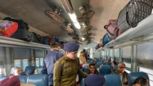 लखनऊ19अगस्त25*यूपी के इन स्टेशनों पर फिक्स हुआ वेट, फर्स्ट AC में 70 किलो, जनरल वाले ले जा पाएंगे 35 किलो का लगेज,