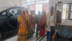 कौशांबी20अगस्त25*बेकसूर युवक पर पुलिस का कहर मार पीटकर युवक को पकड़कर ले गई चौकी पुलिस*