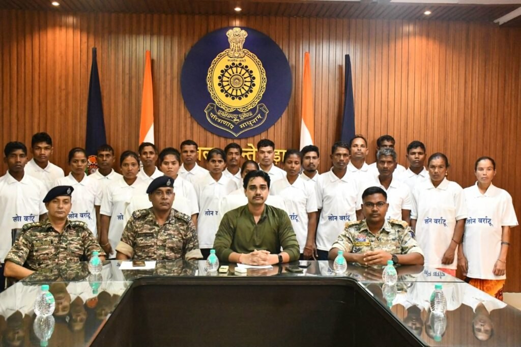 Chhattisgarh20 September 2025/29 Maoists, including 10 females, surrendered today.*