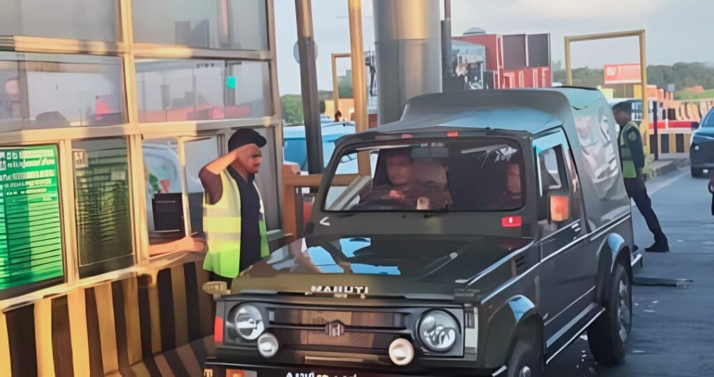 मेरठ-दिल्ली एक्सप्रेसवे स्थित काशी टोल प्लाजा पर सेना के सम्मान का अनोखा नजारा देखने को मिला, मेरठ-दिल्ली एक्सप्रेसवे स्थित काशी टोल प्लाजा पर सेना के सम्मान का अनोखा नजारा देखने को मिला,