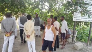 अयोध्या 24अगस्त 25*कांग्रेस नेता दयानन्द शुक्ला ने बाढ़ प्रभावित परिवारों को राहत सामग्री वितरित की*