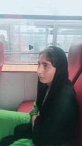 प्रतापगढ़25अगस्त25*परिजनों से नाराज होकर घर से भागी लड़की, सोशल मीडिया ने फिर साबित की अपनी प्रासंगिकता...