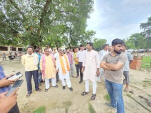 अयोध्या 25अगस्त 25*नरौली में 100 साल पुराना जर्जर आयुष औषधालय की भूमि का हुआ सर्वे*