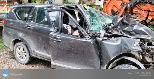 सुल्तानपुर1अगस्त25**पूर्वांचल एक्सप्रेसवे पर इनोवा कार का हादसा होने पर मादक पदार्थों की तस्करी का हुआ बड़ा खुलासा