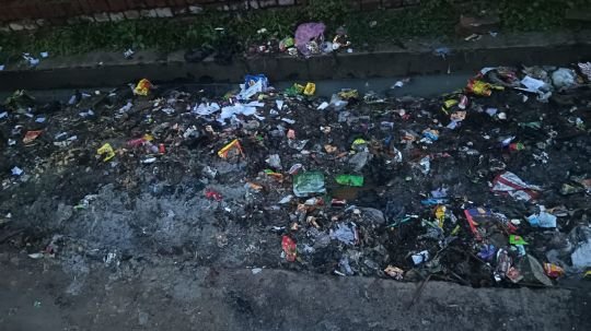 अयोध्या3अगस्त25*रुदौली नगर में जगह-जगह लगा है कूड़े का अंबार, जनता त्रस्त नगर पालिका कर्मी मस्त