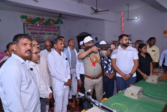 कौशांबी4अगस्त25*एडीएम व डीआईओएस ने फीता काटकर किया 69 वीं मण्डलीय राइफल पिस्टल शूटिंग प्रतियोगिता का शुभारंभ*