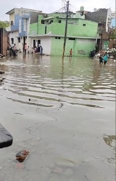 अयोध्या8अगस्त25*मूसलाधार बारिश से जनजीवन अस्त व्यस्त, बरसात से ताल तलैया पोखर भर गए अयोध्या8अगस्त25*मूसलाधार बारिश से जनजीवन अस्त व्यस्त, बरसात से ताल तलैया पोखर भर गए