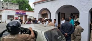 लखनऊ10अगस्त25*दबंग मकान मालिक का पत्रकार पर जानलेवा हमला, पत्नी से भी की मारपीट_*