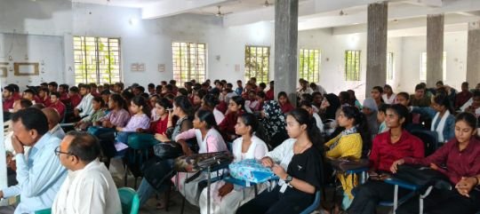 कौशांबी11अगस्त25*भवन्स मेहता महाविद्यालय में नव-प्रवेशी विद्यार्थियों का दीक्षारम्भ कार्यक्रम सम्पन्न*