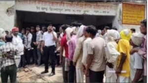 कानपुर नगर13अगस्त25*यूरिया खाद की किल्लत से परेशान ब्लॉक क्षेत्र के हजारों किसान