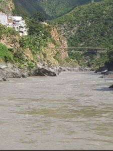उत्तराखंड14अगस्त25*बद्रीनाथ धाम में एक बार फिर अलकनंदा नदी ने रौद्र रूप धारण कर लिया है।