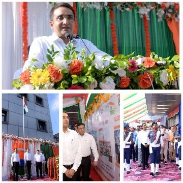 लखनऊ15अगस्त25* निदेशक सूचना विशाल सिंह ने सूचना निदेशालय में 79वें स्वतंत्रता दिवस के अवसर पर ध्वजारोहण किया।*