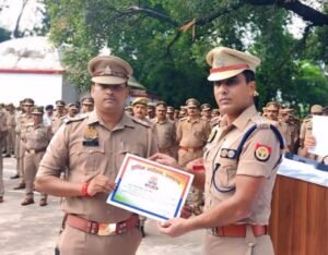 प्रतापगढ़16अगस्त25* स्वतंत्रता दिवस पर बेहतरीन कार्य करने वाले पुलिसकर्मियों का किया गया सम्मान...
