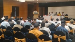 लखनऊ16अगस्त25*खाद विक्रेताओं को उत्पीड़न के खिलाफ 15 अगस्त से अनिश्चित काल के लिए खरीद व्यापार बंद*