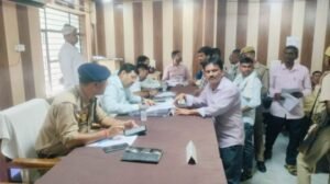 अयोध्या18अगस्त25*रुदौली में स्ट्रीट लाइट घोटाला, एक महीने में ही खराब हुईं लाखों की लाइटें