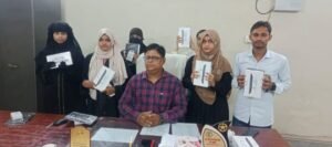 कौशाम्बी18अगस्त25*डॉ रिज़वी डिग्री कॉलेज में टैबलेट पाकर छात्र छात्राओं के खिले चेहरे*