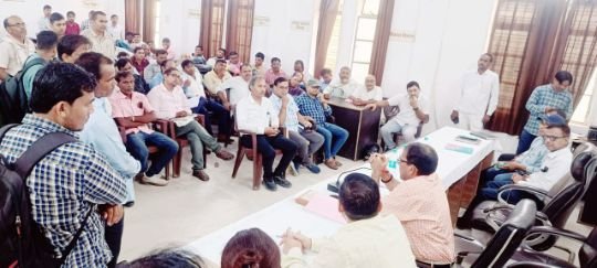 मिर्जापुर: 18अगस्त 25 *पंचायत चुनाव हेतु नियुक्त बी०एल०ओ० को प्रशिक्षित किया गया* मिर्जापुर: 18अगस्त 25 *पंचायत चुनाव हेतु नियुक्त बी०एल०ओ० को प्रशिक्षित किया गया*