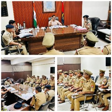 कानपुर नगर19अगस्त25*पुलिस उपायुक्त पश्चिम श्री दिनेश त्रिपाठी द्वारा सीएम डैशबोर्ड के सम्बन्ध में मीटिंग का आयोजन किया गया।* कानपुर नगर19अगस्त25*पुलिस उपायुक्त पश्चिम श्री दिनेश त्रिपाठी द्वारा सीएम डैशबोर्ड के सम्बन्ध में मीटिंग का आयोजन किया गया।*