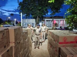 कौशाम्बी22अगस्त25*दो अभियुक्तों को गिरफ्तार कर पुलिस में एक करोड रुपए की बरामद की शराब*