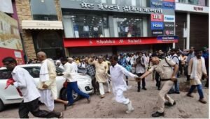 पटना22अगस्त25*राशन डीलरों का जबरजस्त प्रदर्शन, पुलिस ने किया लाठीचार्ज और वाटर कैनन का प्रयोग*.....