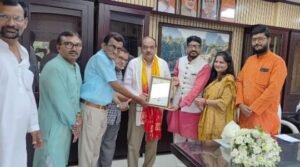 लखनऊ22अगस्त25*एम्स पटना के अध्यक्ष बनने पर कर्म विभूषण अलंकरण से नवाजे गए प्रो. डॉ. आर.के. धीमान।*