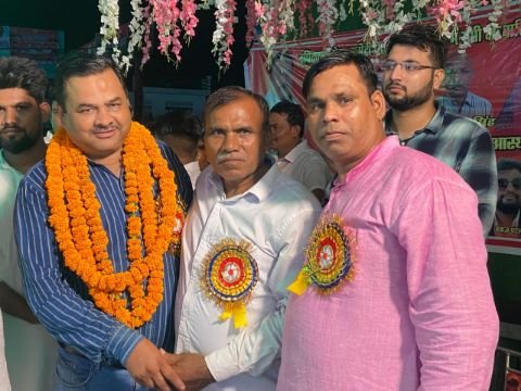 कौशाम्बी23अगस्त25*दधिकन्दो मेले में आकर्षक चौकियों व विद्युत सजावट देखने के लिए उमड़ी भीड़*