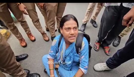 लखनऊ24अगस्त25*लो उपमुख्यमंत्री जी चूड़ी पहन लो,69000 की पीड़िता ने केशव मौर्या के आवास पर*अभ्यर्थी लखनऊ24अगस्त25*लो उपमुख्यमंत्री जी चूड़ी पहन लो,69000 की पीड़िता ने केशव मौर्या के आवास पर*अभ्यर्थी