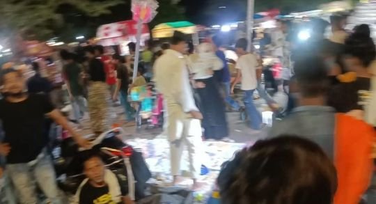 लखनऊ25अगस्त25*घंटाघर पर चोरी की बिजली से अवैध रूप से संचालित मेला पर प्रशासन की कोई दखल अंदाजी नहीं....*