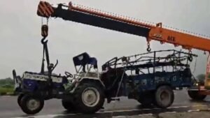 बुलंदशहर25अगस्त25* देर रात हुआ बड़ा सड़क हादसा, 8 लोगों की मौत और कई घायल*...