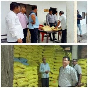 सुल्तानपुर26अगस्त25*उर्वरक वितरण व्यवस्था पर प्रशासन सख़्त, डीएम के निर्देश पर छापेमारी*