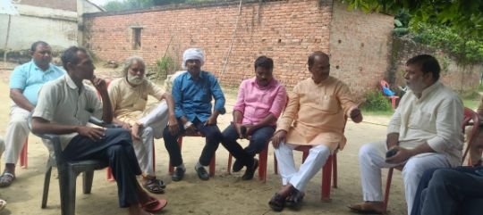 प्रतापगढ़30अगस्त25*पीड़ित परिवार से मिलने पहुंचे सदर विधायक ने दिया परिजनों को हर संभव मदद का भरोसा. प्रतापगढ़30अगस्त25*पीड़ित परिवार से मिलने पहुंचे सदर विधायक ने दिया परिजनों को हर संभव मदद का भरोसा.