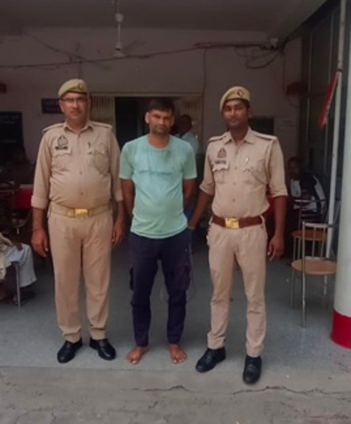 मथुरा23.08.25* हत्या के अभियोग मे एक अभियुक्त को किया गिरफ्तार मथुरा23.08.25* हत्या के अभियोग मे एक अभियुक्त को किया गिरफ्तार