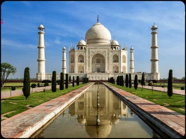 आगरा19अगस्त25*संगमरमर की खूबसूरत इमारत के साए में उफनती यमुना ने लौटा दी पुरानी यादें