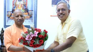 लखनऊ22सितम्बर25*मुख्य_सचिव 1 महीने 6 दिन बाद दफ्तर पहुँचे मीटिंग का दौर शुरू हो गया है*