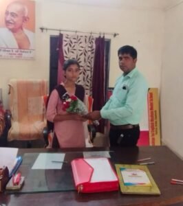 कौशाम्बी5सितम्बर25*एक दिन के लिए विद्यालय की प्रधानाध्यापिका बनी छात्रा पूजा यादव*