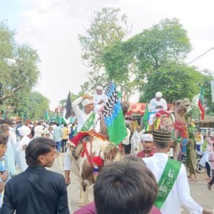 सुल्तानपुर 06सितम्बर 25*जश्न ए ईद मिलादुन्नबी के मौके पर बड़ी ही शानो शौकत के साथ निकाला गया