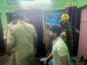 अमेठी9सितम्बर25*जल निगम कर्मचारी बनकर बदमाशों ने घर में घुसकर करीब 07 लाख के गहने और 10 हजार नकदी लूटे।