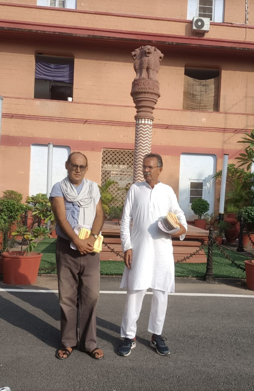 कार्यपालक न्यायालय में भ्रष्टाचार विरुद्ध कार्यवाही करने और बेघरों से राज्य सहमतियां निभाने के मुद्दे शासन सचिवालय में उठाए ।*