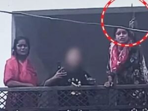 बाराबंकी20सितम्बर25*बाराबंकी में एक लड़की ने थाने के सामने रील बनाई। रील वायरल हो गई। बिना अनुमति रील बनाए जाने से थाने में हड़कंप मच गया।